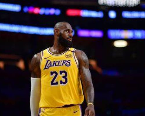 Luka Doncic, LeBron James Lead Lakers to OT Win Against Knicks