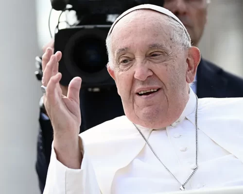 Pope Francis Recovering Well from Pneumonia, Vatican Reports